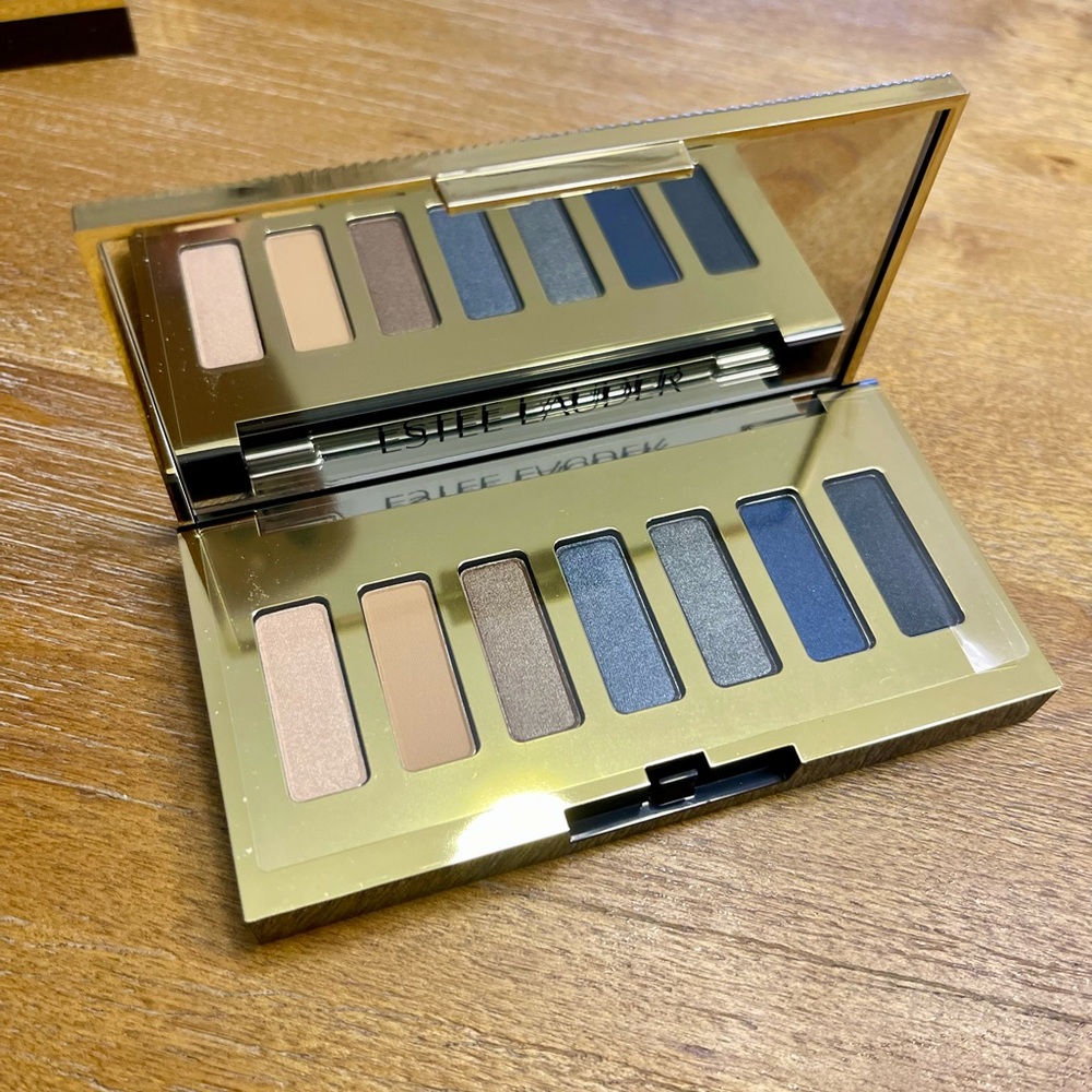 Brand new Estee lauder eyeshadow palette.